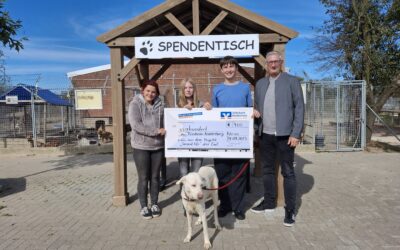Projektgruppe “second live” verkaufte aufgewertete alte Kleidung